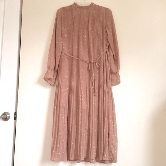 ILLA ILLA Dresses & Skirts - ILLA ILLA Hope’s Blush Polka Dot Long Sleeves Pleated Relaxed Fit Midi Dress